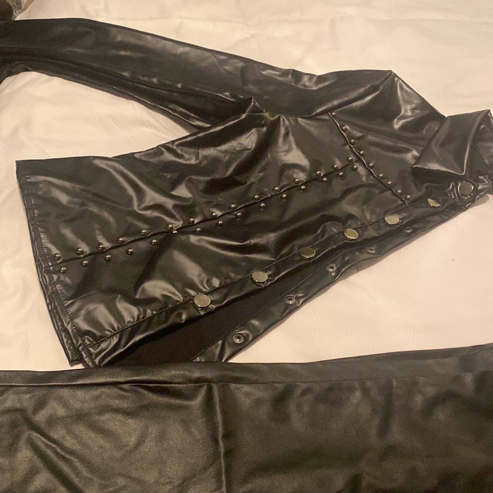 Two piece set blk - Picture 2 of 4